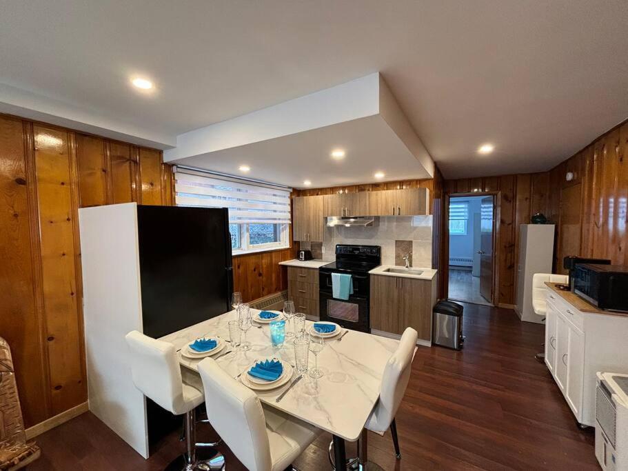 Cozy Spacious Work Friendly Lotus With Garden View High Speed Free Wi Fi And Parking Adjacent To Downtown Montreal Exterior foto